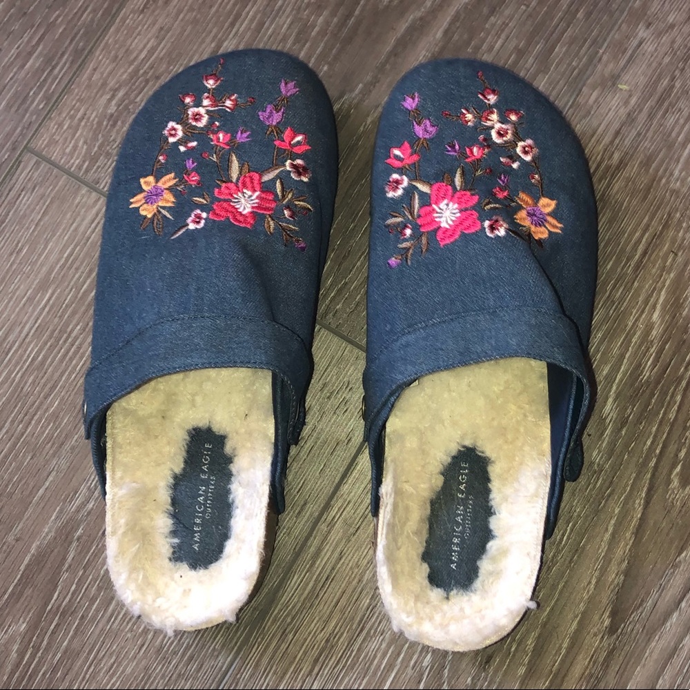 American Eagle Clogs